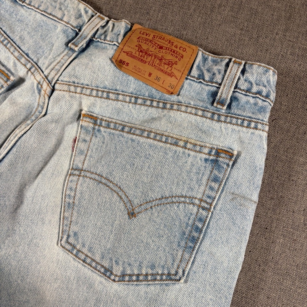 Vintage 90s Levi's 555 Relaxed Straight Jeans Mens 36x30 Light Wash Made in USA